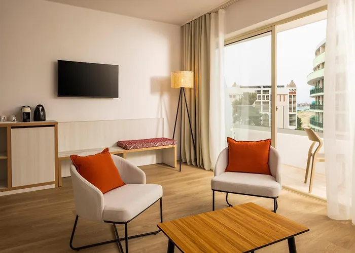 호텔 Aluasoul Sunny (adults Only) 4*